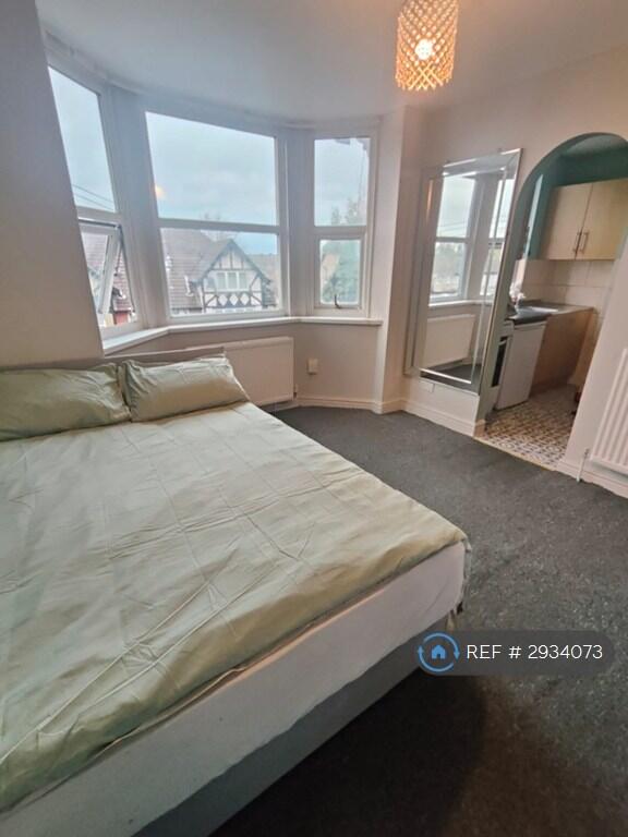 4 bed Studio for rent in Luton. From OpenRent