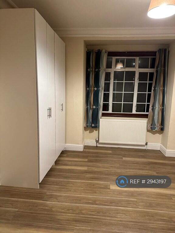 1 bed Flat Share for rent in Epsom. From OpenRent