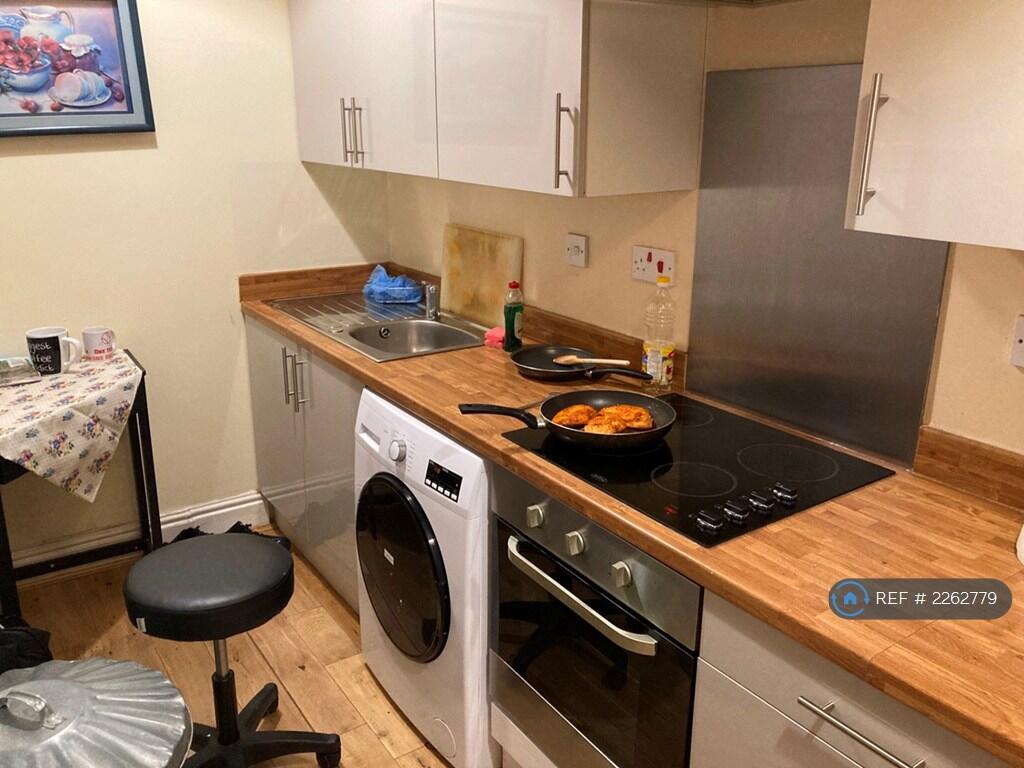 1 bed Flat Share for rent in Cardiff. From OpenRent