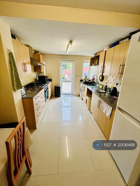 4 bed Semi Detached for rent in West Drayton. From OpenRent