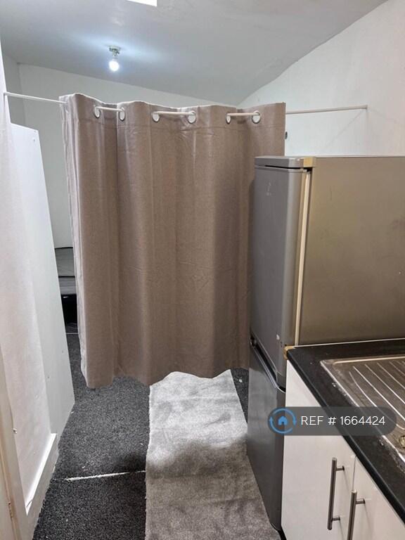 4 bed Studio for rent in Luton. From OpenRent