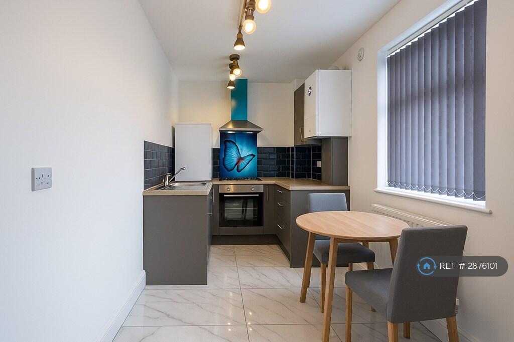 1 bed 1st Floor Flat for rent in Halesowen. From OpenRent 1 bed 1st Floor Flat for rent in Halesowen. From OpenRent