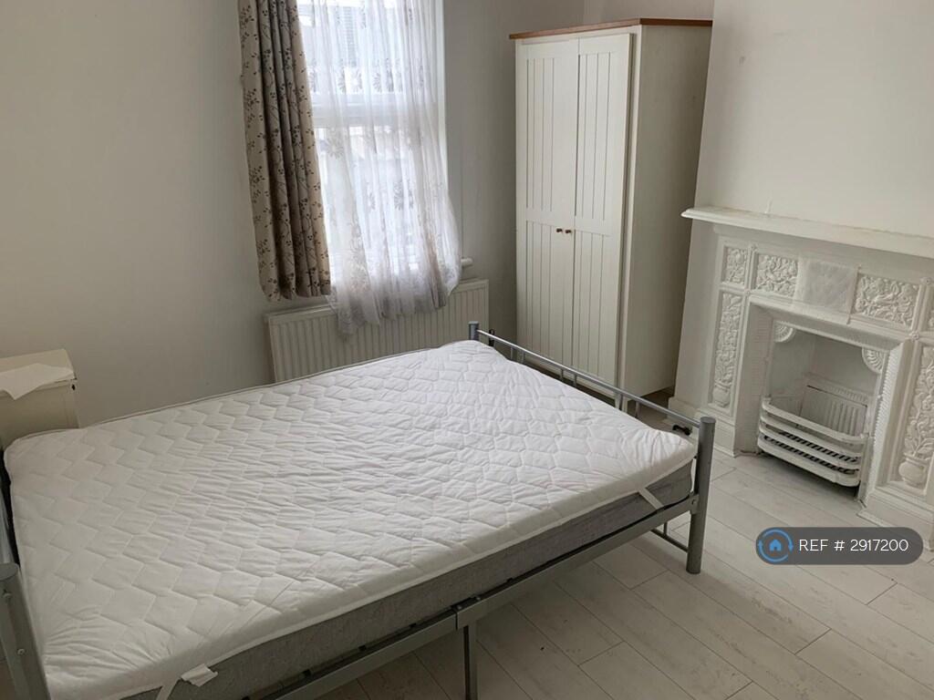 1 bed House Share for rent in Ilford. From OpenRent