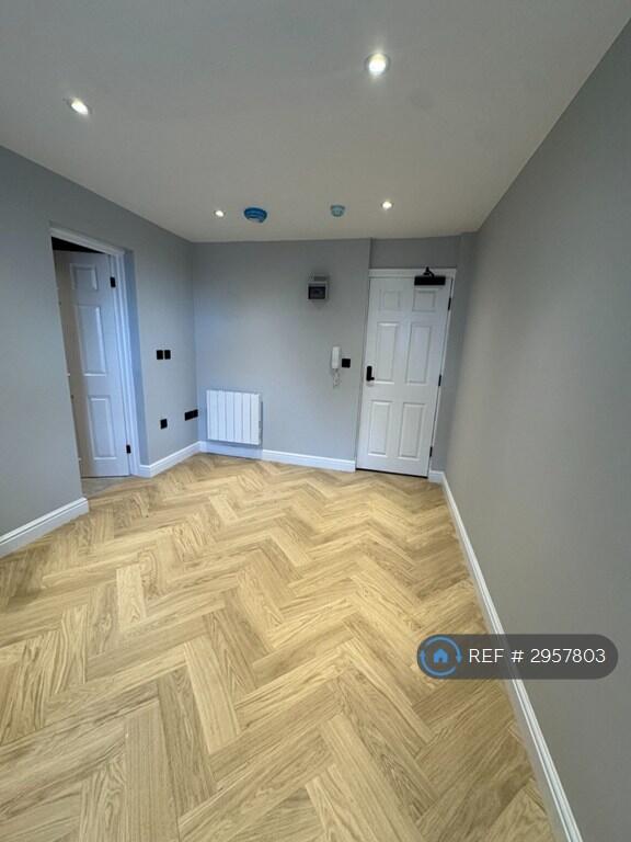 4 bed Studio for rent in Doncaster. From OpenRent 4 bed Studio for rent in Doncaster. From OpenRent