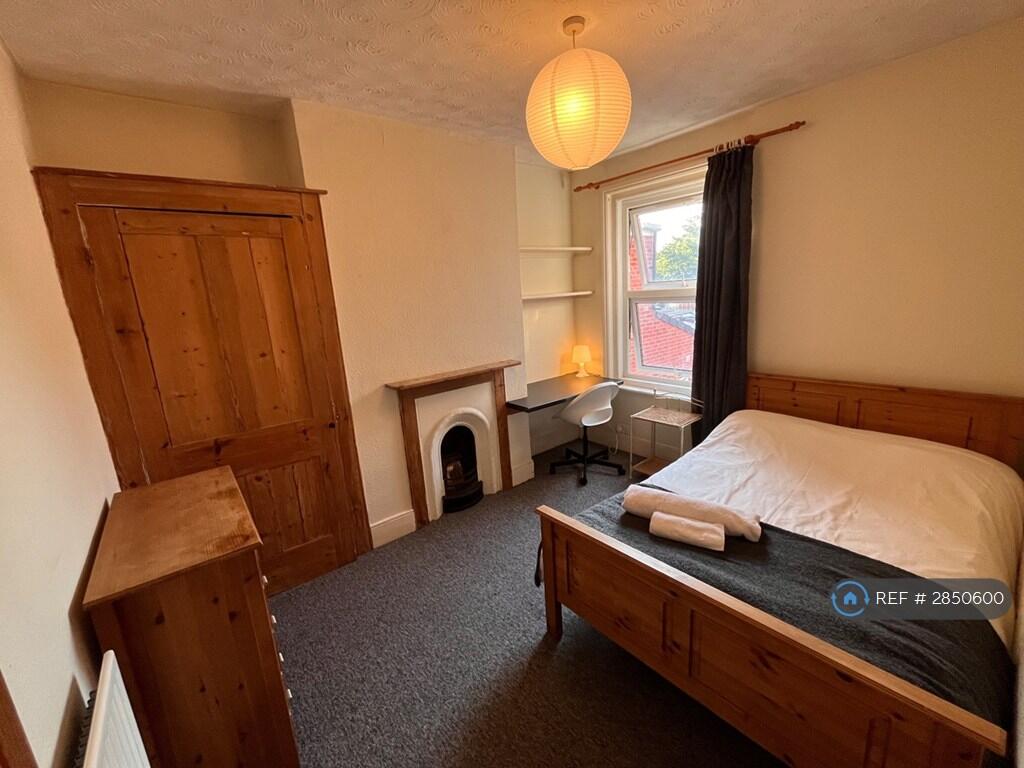 5 bed Mid Terraced House for rent in Southampton. From OpenRent