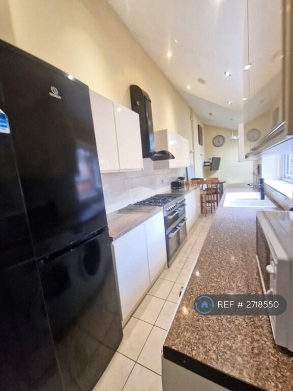1 bed House Share for rent in Hanchurch. From OpenRent 1 bed House Share for rent in Hanchurch. From OpenRent