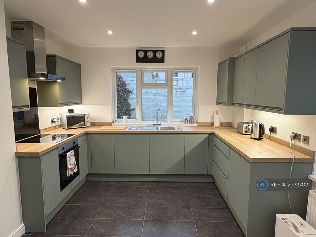 1 bed House Share for rent in Torpoint. From OpenRent