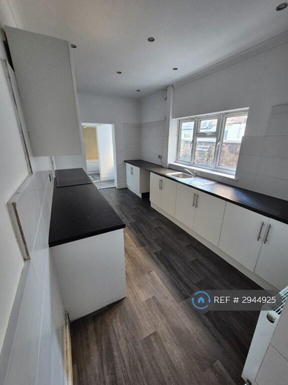 3 bed Mid Terraced House for rent in Cleethorpes. From OpenRent