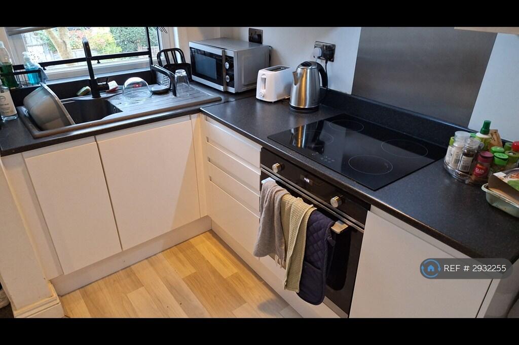 1 bed House Share for rent in Leeds. From OpenRent