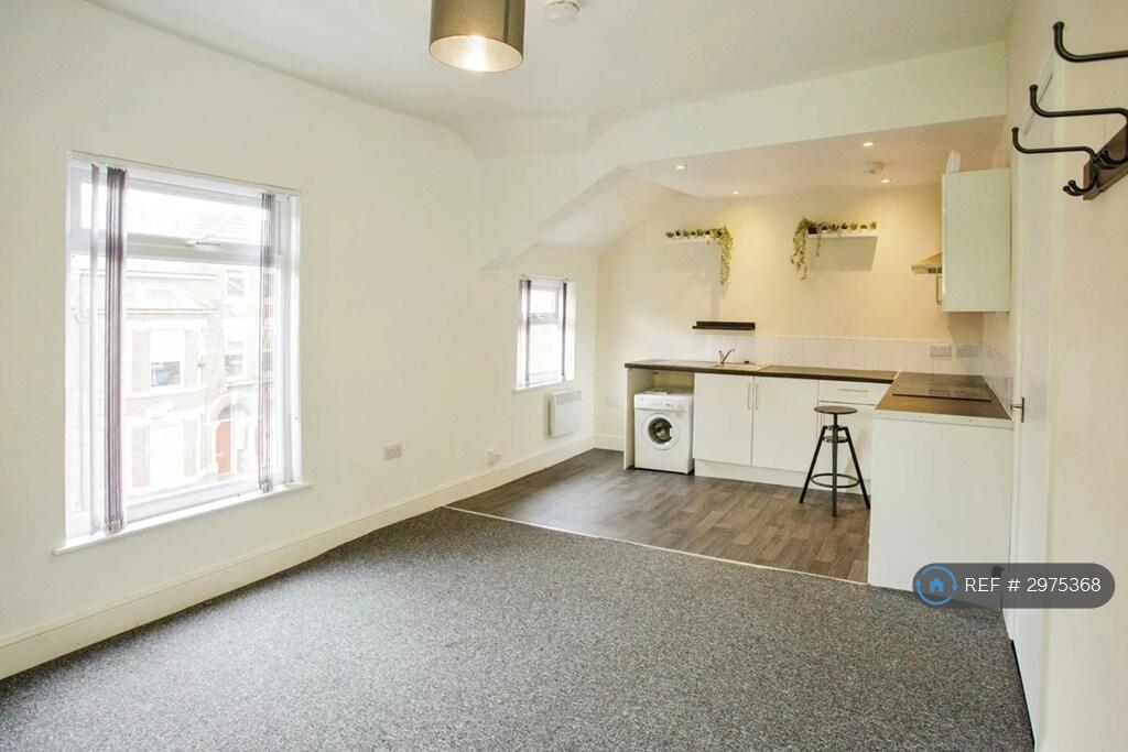 1 bed 1st Floor Flat for rent in Manchester. From OpenRent