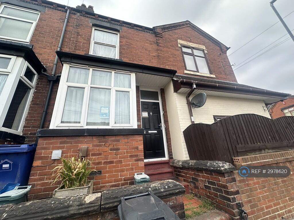2 bed Mid Terraced House for rent in Newcastle-under-Lyme. From OpenRent