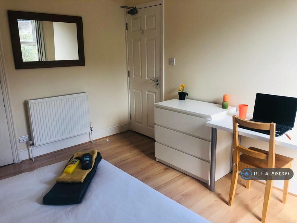 5 bed Mid Terraced House for rent in Sheffield. From OpenRent