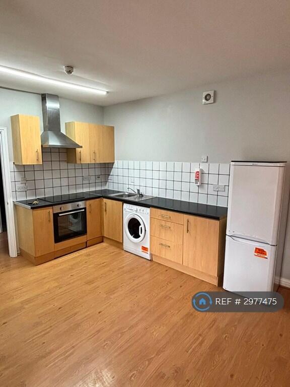 2 bed 1st Floor Flat for rent in Birkenhead. From OpenRent