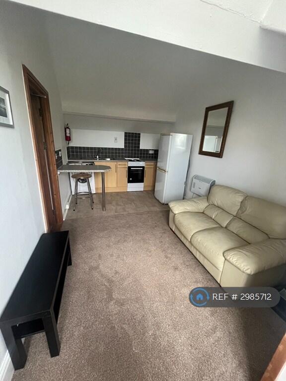 1 bed 1st Floor Flat for rent in Swansea. From OpenRent 1 bed 1st Floor Flat for rent in Swansea. From OpenRent
