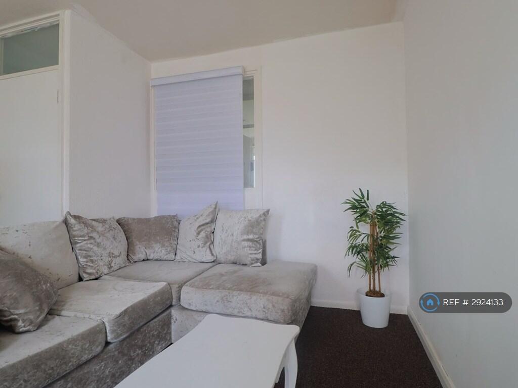 1 bed Flat Share for rent in Wardle. From OpenRent 1 bed Flat Share for rent in Wardle. From OpenRent