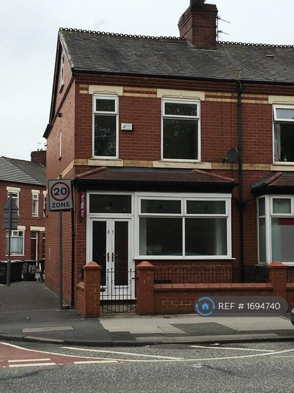 4 bed Mid Terraced House for rent in Salford. From OpenRent