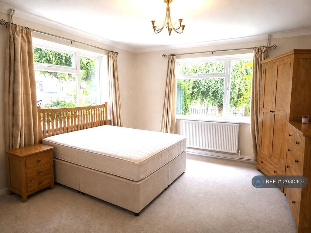 1 bed House Share for rent in Egham. From OpenRent