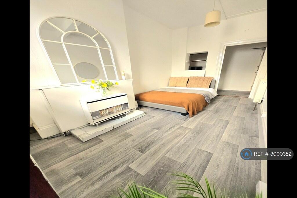1 bed House Share for rent in Bournemouth. From OpenRent