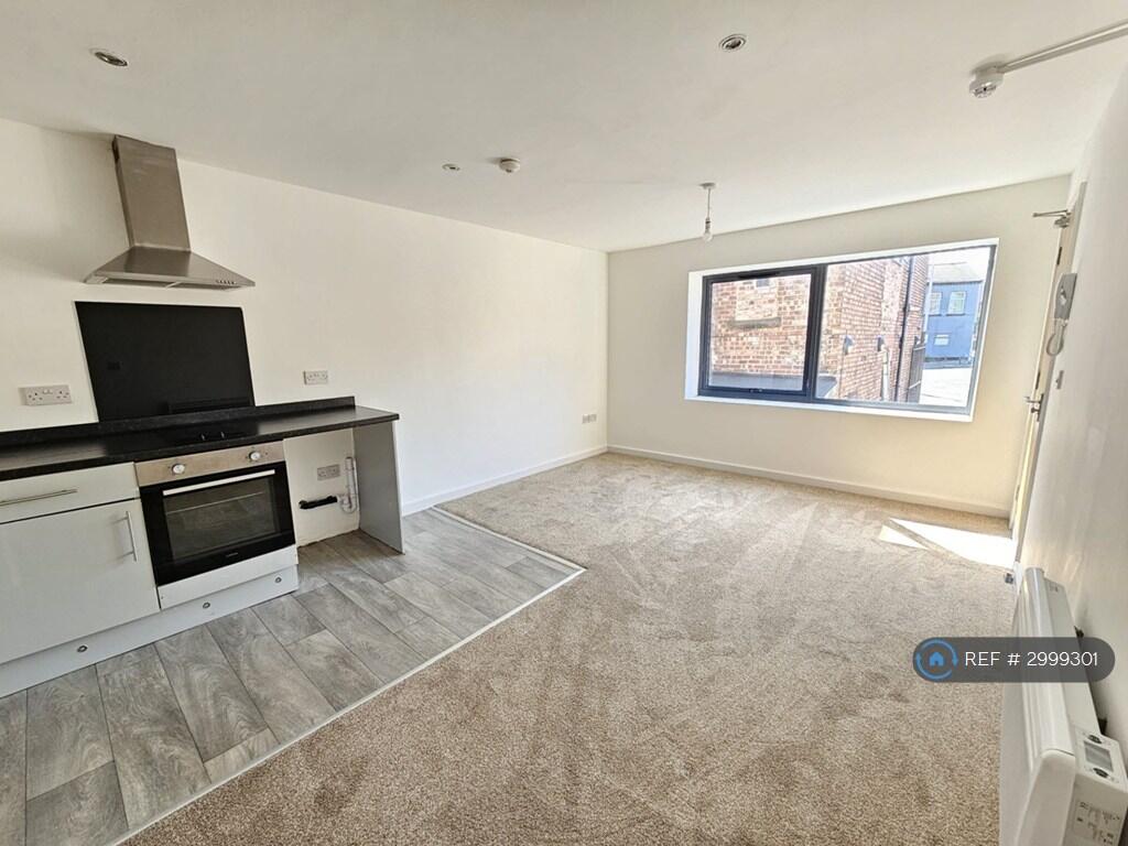 1 bed 1st Floor Flat for rent in Birkenhead. From OpenRent