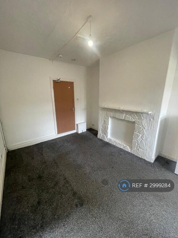1 bed 1st Floor Flat for rent in Salford. From OpenRent