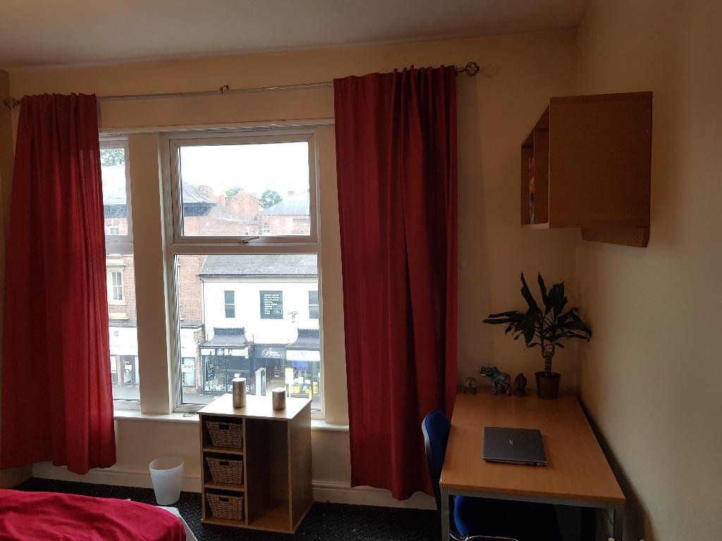 5 bed Private Halls for rent in Stoughton. From Parmars - Leicester