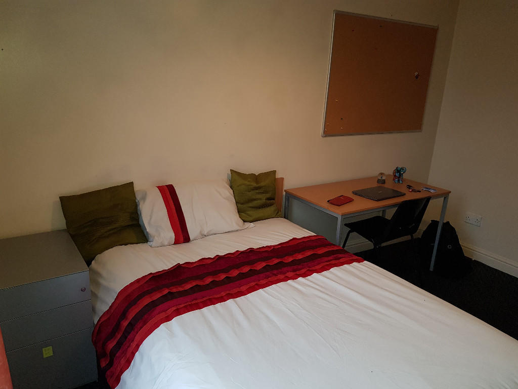 6 bed Private Halls for rent in Stoughton. From Parmars - Leicester