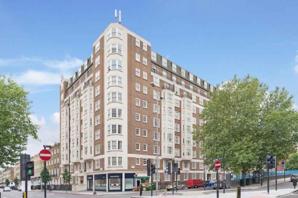 4 bed Apartment for rent in Camden Town. From Robert Lehrer Properties 4 bed Apartment for rent in Camden Town. From Robert Lehrer Properties