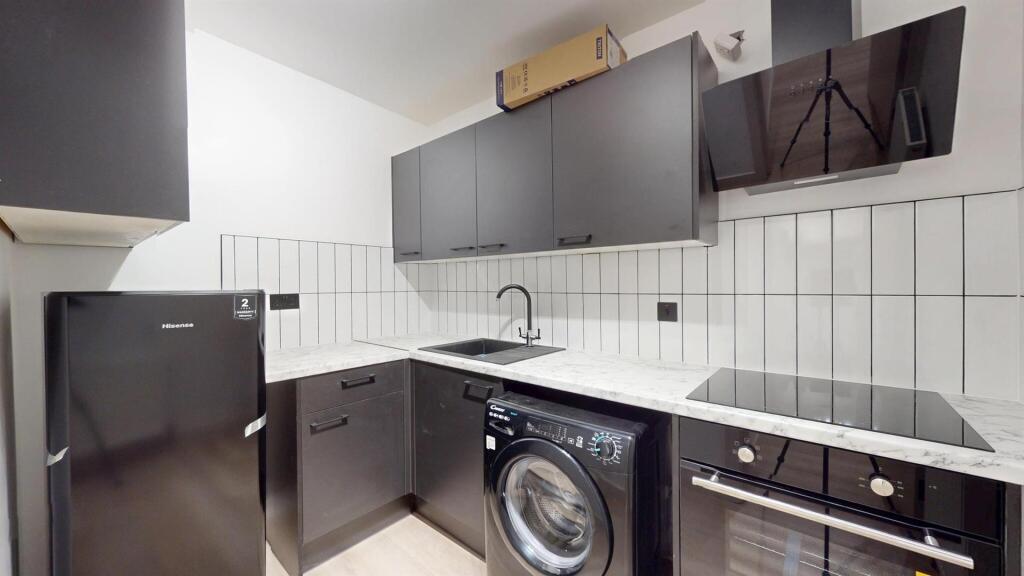 2 bed 1st Floor Flat for rent in Kensington. From Pomp Properties - London