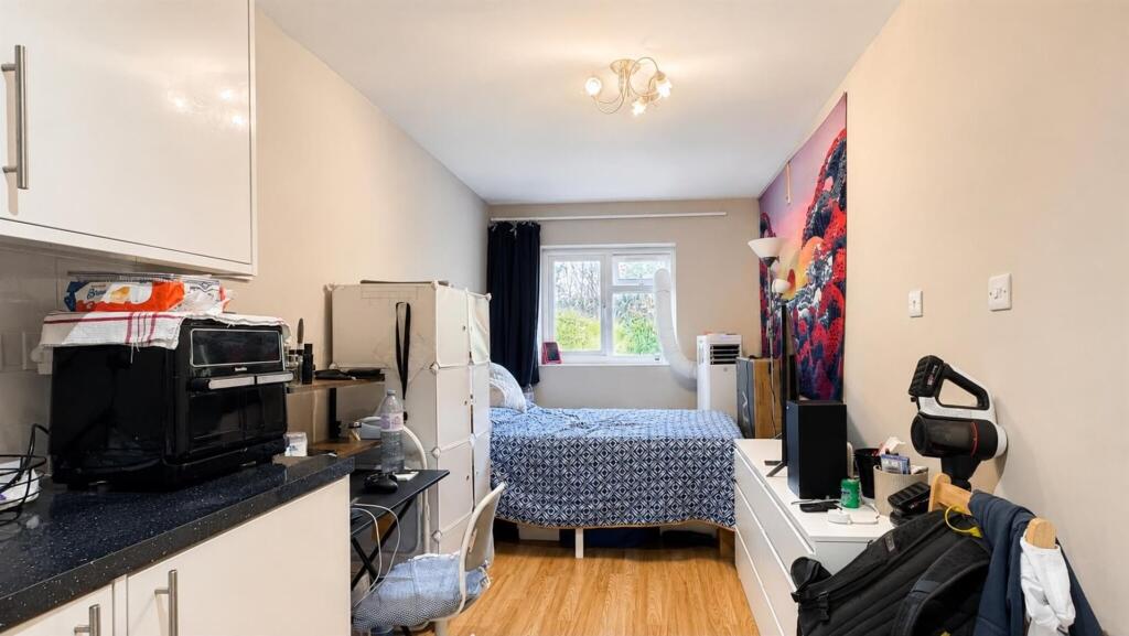 4 bed 1st Floor Flat for rent in Willesden. From Pomp Properties - London
