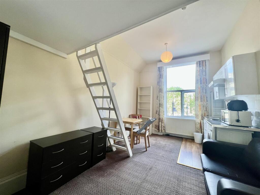 0 bed 1st Floor Flat for rent in Kensington. From Pomp Properties - London