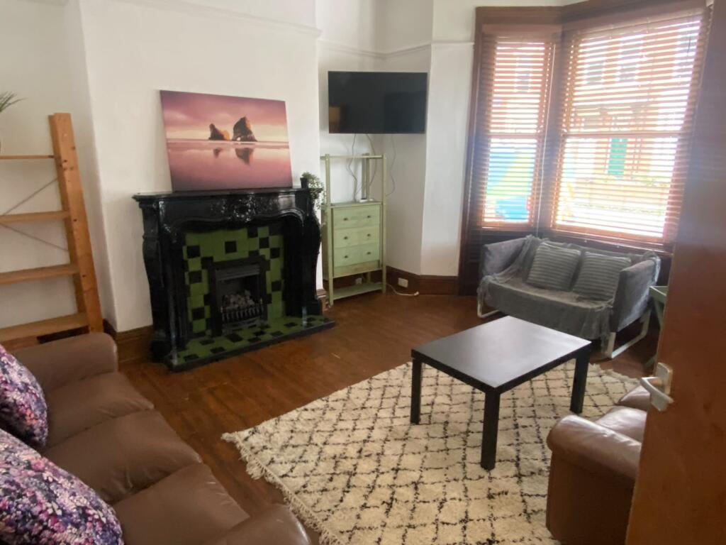 5 bed Mid Terraced House for rent in Newcastle upon Tyne. From Jesmond Property Shop - Jesmond
