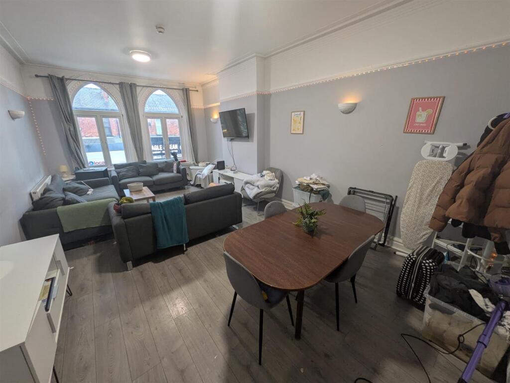 6 bed Apartment for rent in Manchester. From Jordan Fishwick - Didsbury