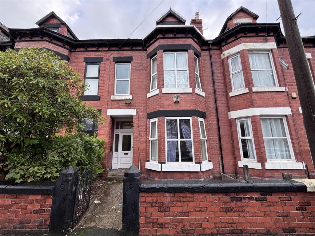 6 bed Detached for rent in Manchester. From Jordan Fishwick - Didsbury