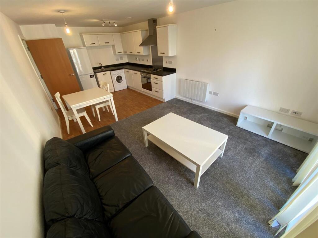 2 bed Apartment for rent in Salford. From Jordan Fishwick - Manchester
