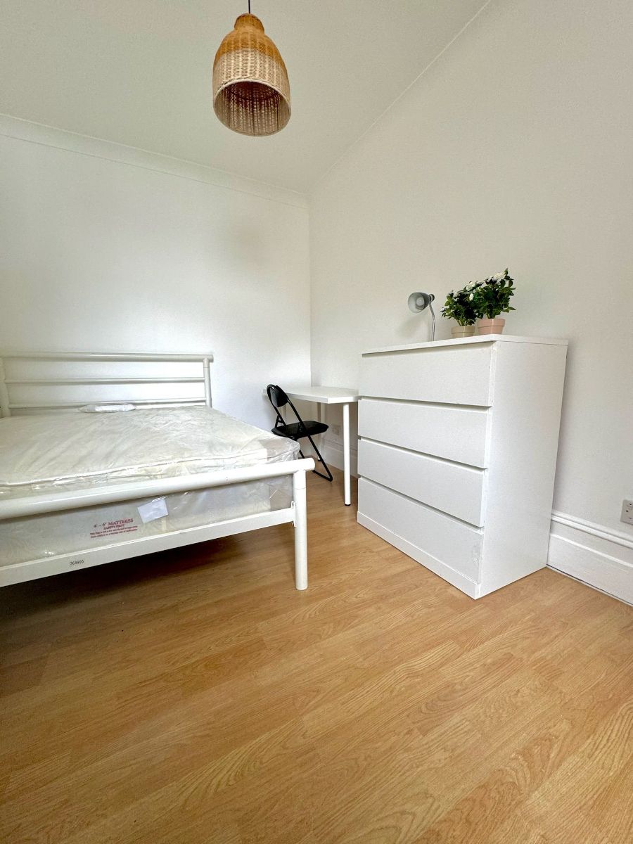 6 bed House Share for rent in Gillingham. From Property Point UK 6 bed House Share for rent in Gillingham. From Property Point UK