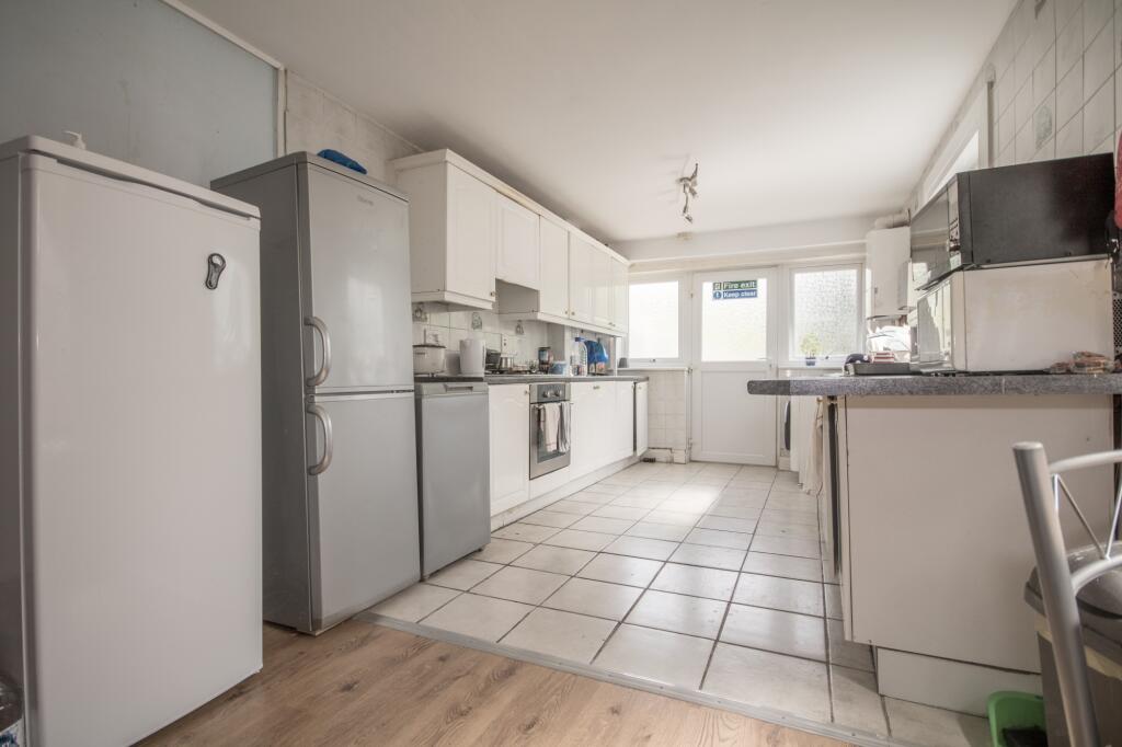 4 bed Mid Terraced House for rent in Merton. From Residential Realtors - London