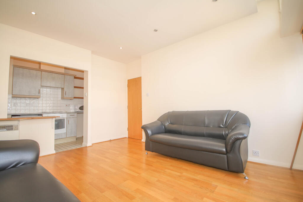 2 bed Apartment for rent in Bermondsey. From Residential Realtors - London 2 bed Apartment for rent in Bermondsey. From Residential Realtors - London