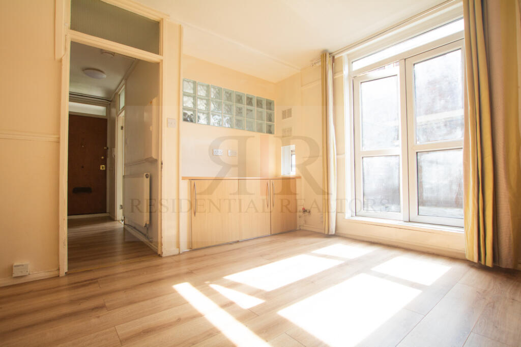 3 bed 1st Floor Flat for rent in London. From Residential Realtors - London