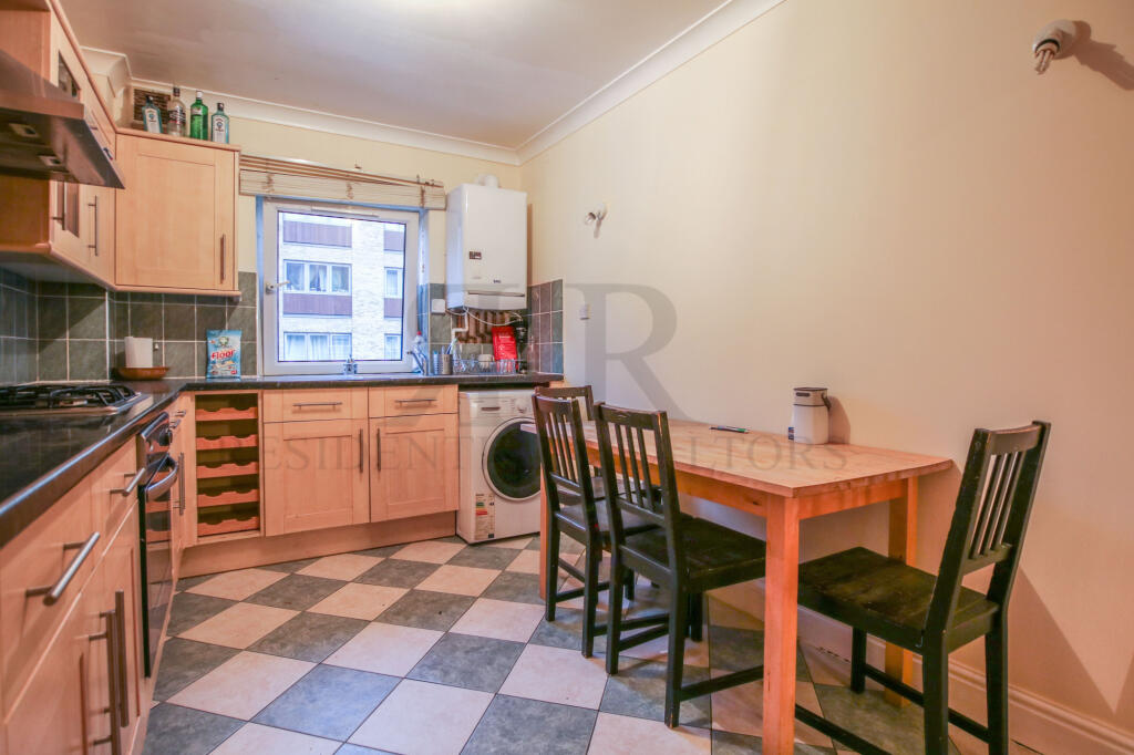 2 bed Apartment for rent in London. From Residential Realtors - London
