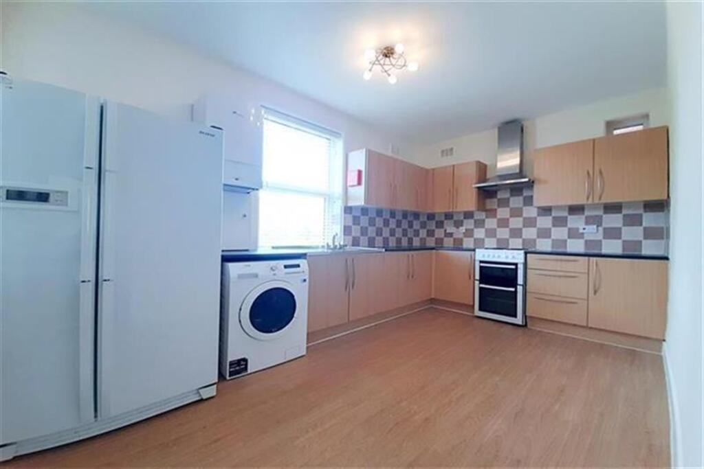4 bed Apartment for rent in Hendon. From Roundtree Real Estate - London