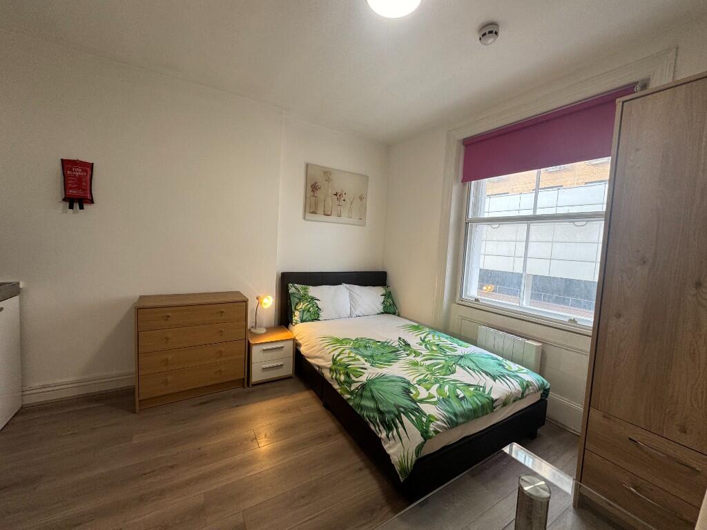 4 bed Studio for rent in London. From RR Properties - London 4 bed Studio for rent in London. From RR Properties - London