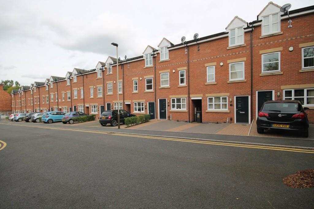 4 bed Town House for rent in Leicester. From Keywest Estate Agents - Leicester