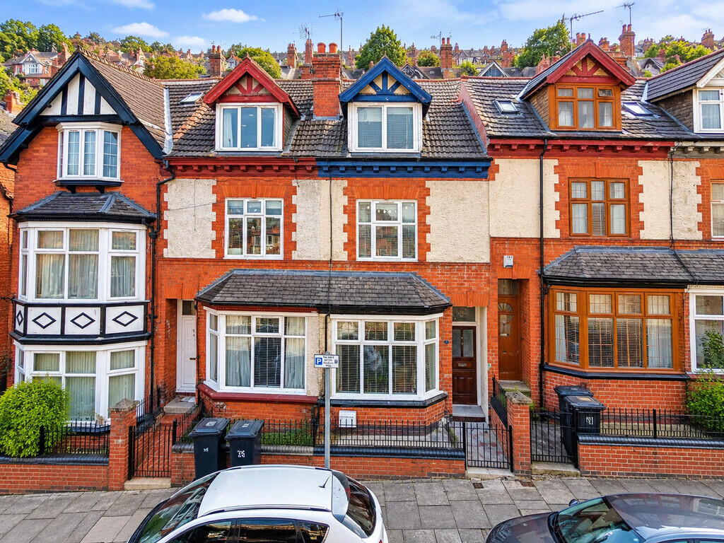 5 bed Mid Terraced House for rent in Leicester. From Keywest Estate Agents - Leicester