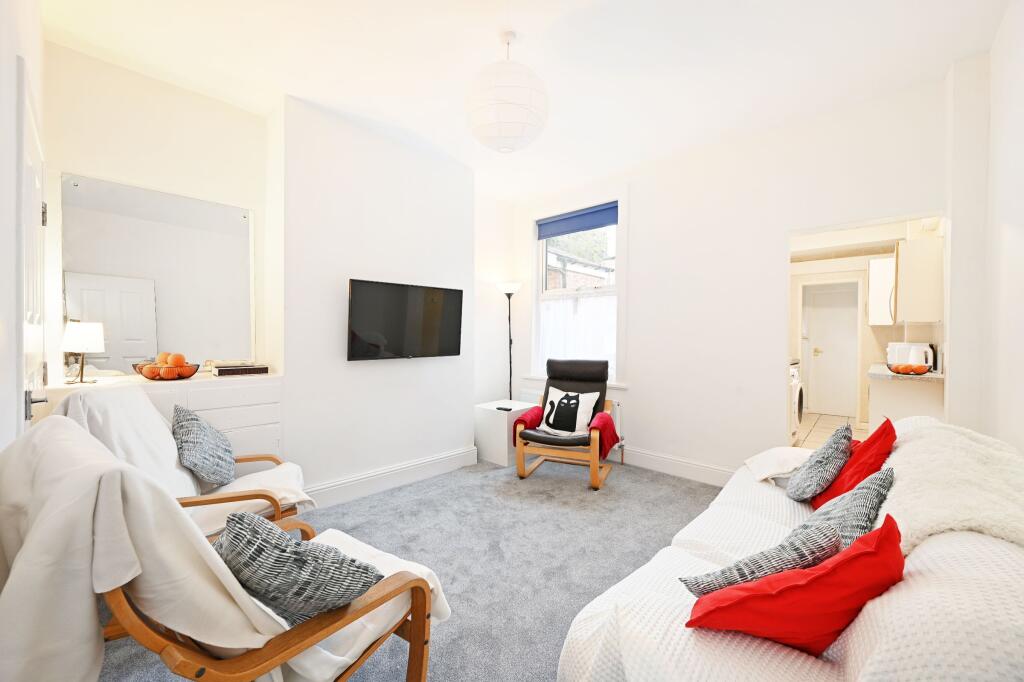 4 bed House Share for rent in Long Line. From Dove Properties - Sheffield