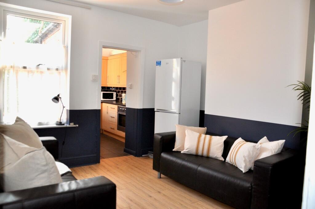 4 bed House Share for rent in Long Line. From Dove Properties - Sheffield