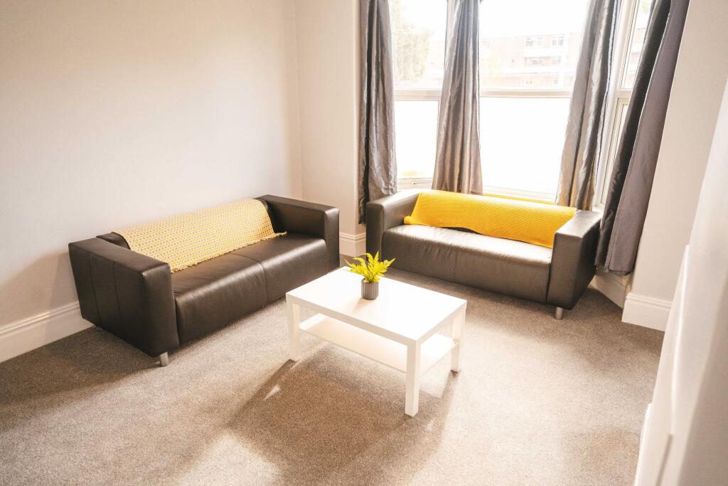 6 bed House Share for rent in Long Line. From Dove Properties - Sheffield