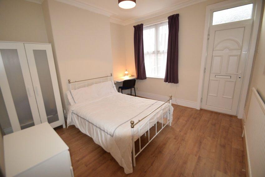 3 bed House Share for rent in Long Line. From Dove Properties - Sheffield