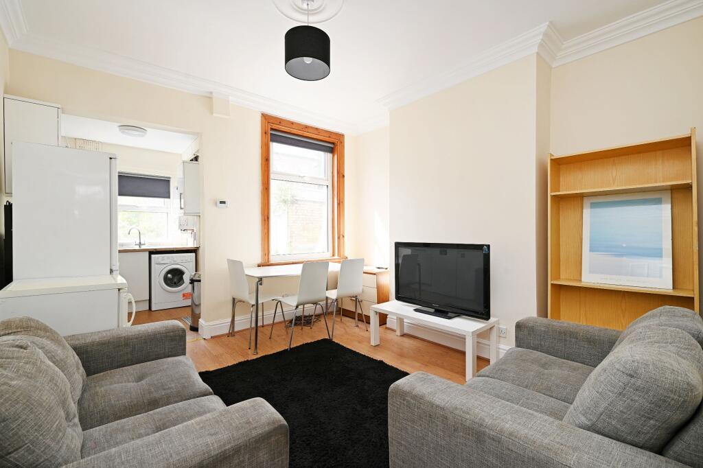 3 bed House Share for rent in Long Line. From Dove Properties - Sheffield