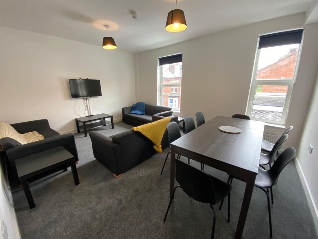 8 bed 1st Floor Flat for rent in Long Line. From Dove Properties - Sheffield