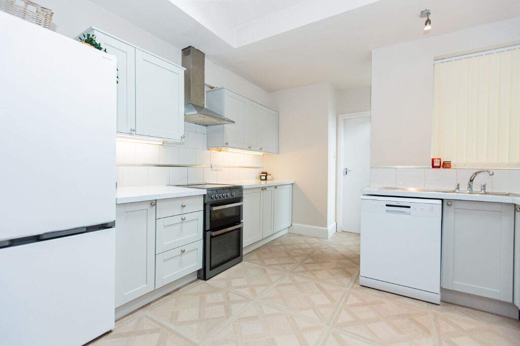 4 bed Detached for rent in West Bridgford. From Lighthouse Property Services Ltd - Lincoln